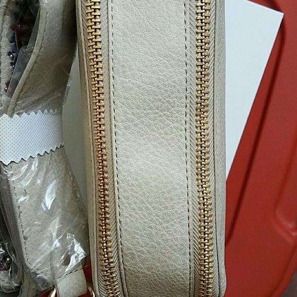 Steve Madden "Camera" bag NWT Bone color. - Picture 5 of 5